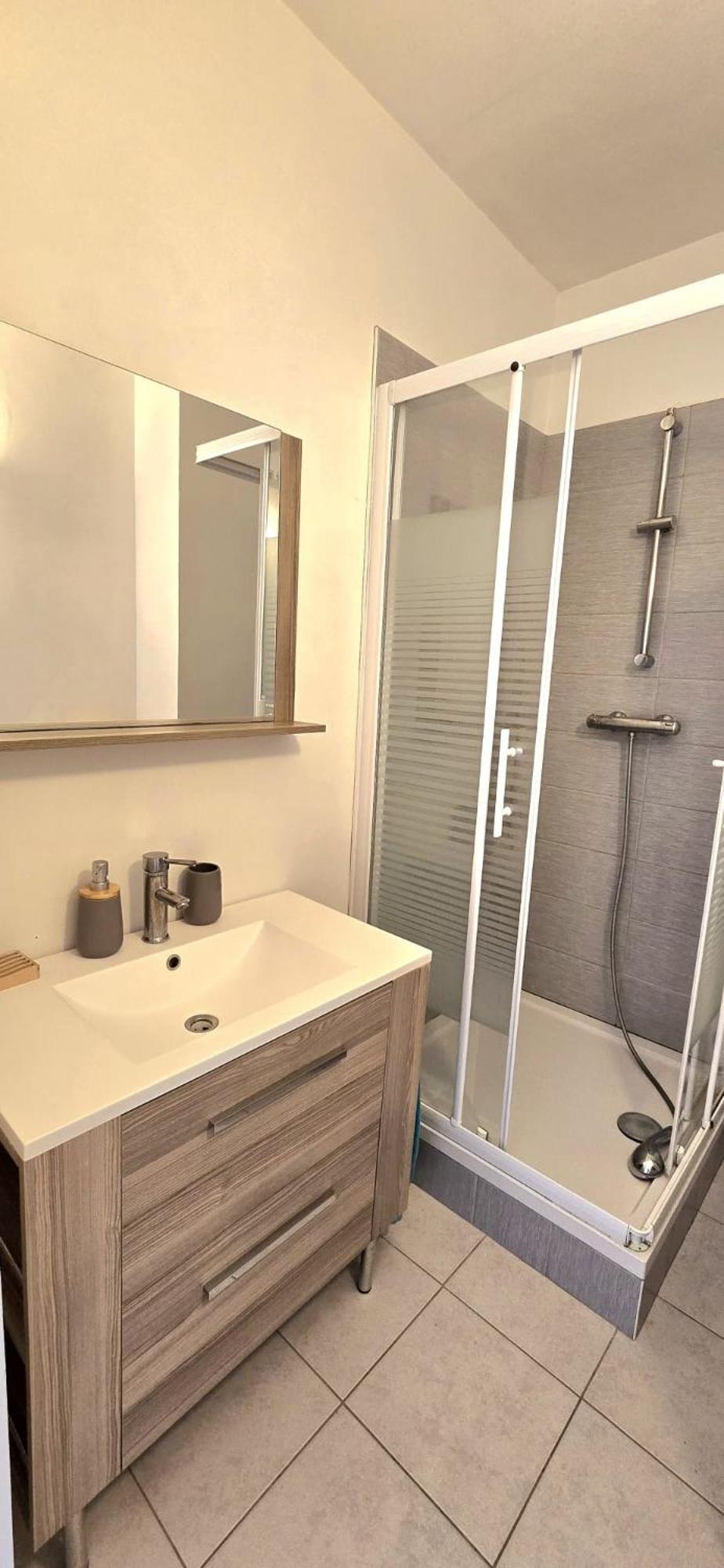 Appartement F2 En Centre Proche Gare *